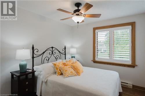 59 Pottawatomie Dr, Southampton, ON - Indoor Photo Showing Bedroom