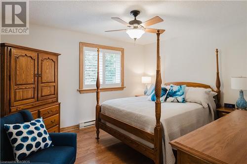 59 Pottawatomie Dr, Southampton, ON - Indoor Photo Showing Bedroom