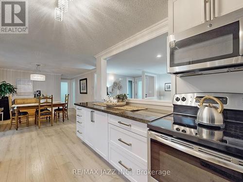 11 Canoe Court, Clarington (Newcastle), ON - Indoor Photo Showing Kitchen