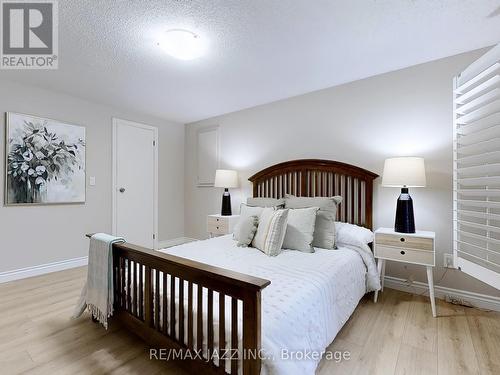 11 Canoe Court, Clarington (Newcastle), ON - Indoor Photo Showing Bedroom