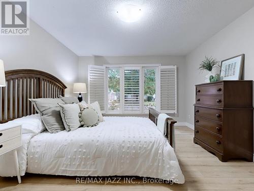 11 Canoe Court, Clarington (Newcastle), ON - Indoor Photo Showing Bedroom