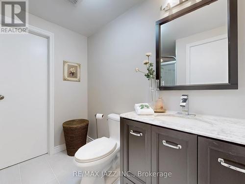 11 Canoe Court, Clarington (Newcastle), ON - Indoor Photo Showing Bathroom