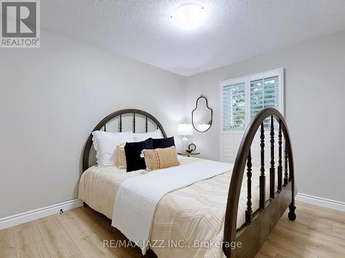 11 Canoe Court, Clarington (Newcastle), ON - Indoor Photo Showing Bedroom