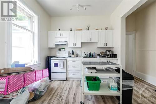 216 John Street N, Arnprior, ON - Indoor Photo Showing Kitchen