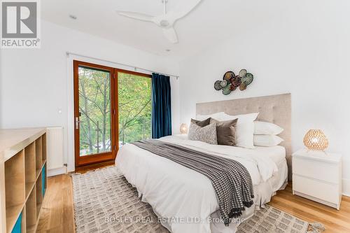 20 Thorncliffe Avenue, Toronto, ON - Indoor Photo Showing Bedroom