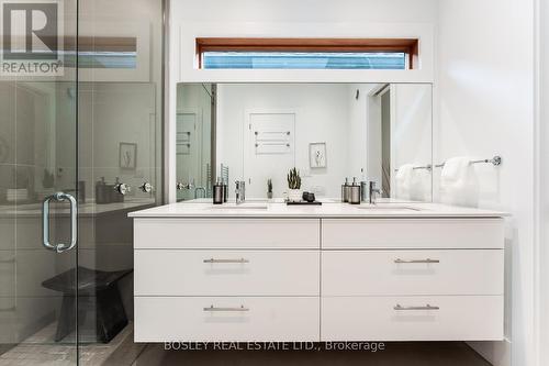 20 Thorncliffe Avenue, Toronto, ON - Indoor Photo Showing Bathroom