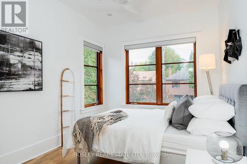 20 Thorncliffe Avenue, Toronto, ON - Indoor Photo Showing Bedroom