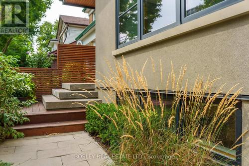 20 Thorncliffe Avenue, Toronto, ON - Outdoor With Exterior