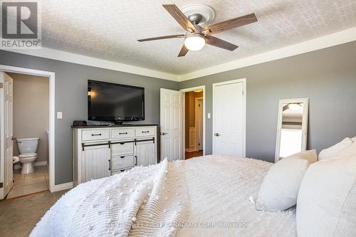 709 Galloway Crescent, London, ON - Indoor Photo Showing Bedroom