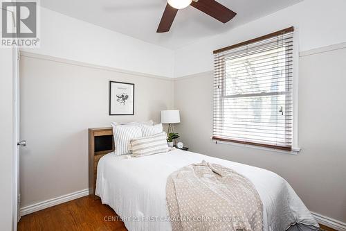 709 Galloway Crescent, London, ON - Indoor Photo Showing Bedroom