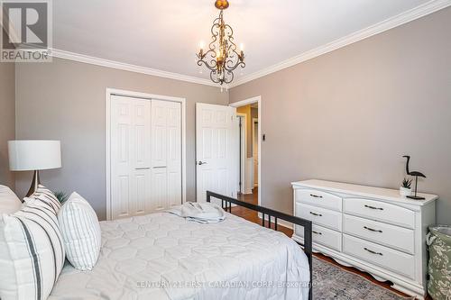 709 Galloway Crescent, London, ON - Indoor Photo Showing Bedroom