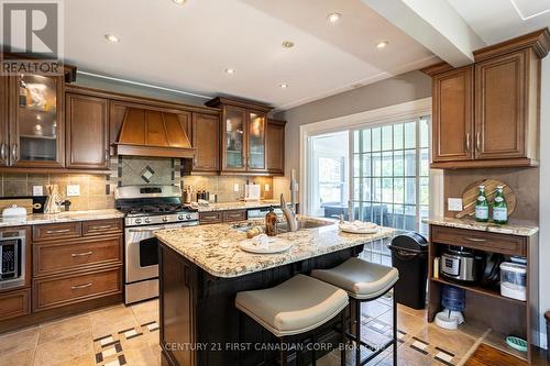 709 Galloway Crescent, London, ON - Indoor Photo Showing Kitchen With Upgraded Kitchen