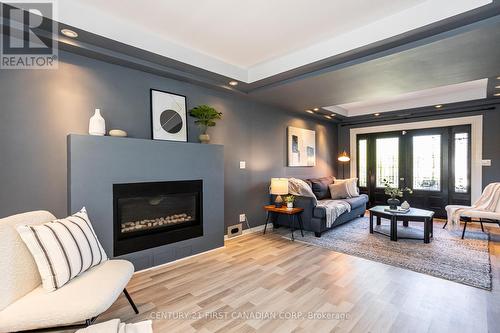 709 Galloway Crescent, London, ON - Indoor Photo Showing Living Room With Fireplace