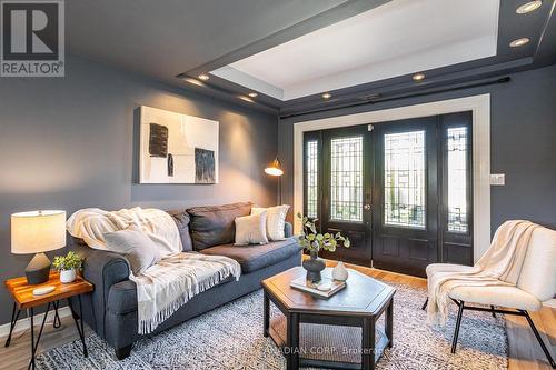 709 Galloway Crescent, London, ON - Indoor Photo Showing Living Room