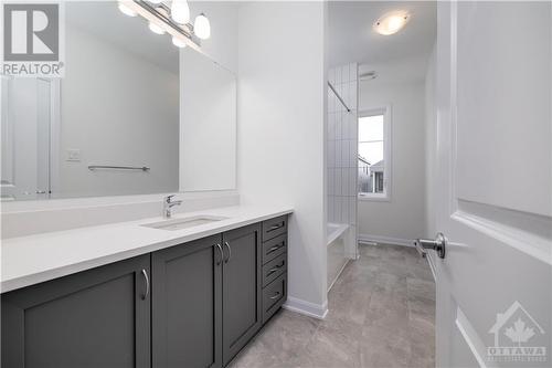 Full Bathroom - 177 Lynn Coulter Street, Ottawa, ON - Indoor Photo Showing Bathroom