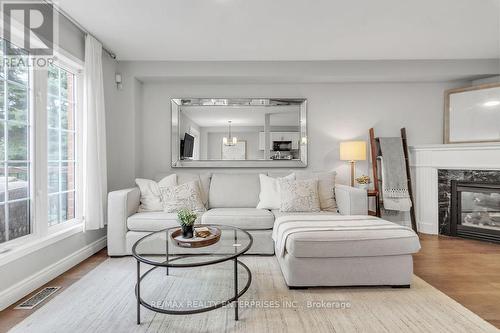 1437 Pinecliff Road, Oakville, ON - Indoor Photo Showing Living Room With Fireplace