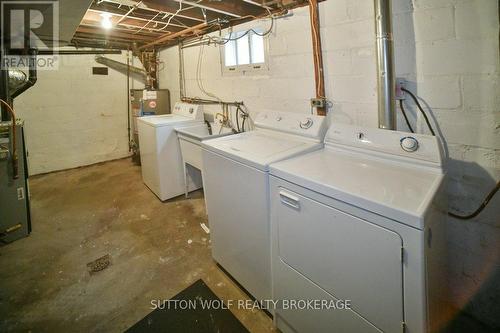 10 Erie Avenue, London, ON - Indoor Photo Showing Laundry Room