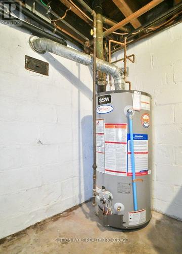 10 Erie Avenue, London, ON - Indoor Photo Showing Basement