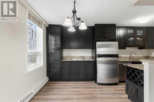 701, 733 14 Ave  Sw, Calgary, AB - Indoor Photo Showing Kitchen With Stainless Steel Kitchen