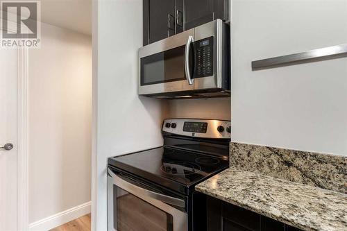 701, 733 14 Ave  Sw, Calgary, AB - Indoor Photo Showing Kitchen