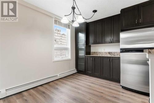 701, 733 14 Ave  Sw, Calgary, AB - Indoor Photo Showing Kitchen