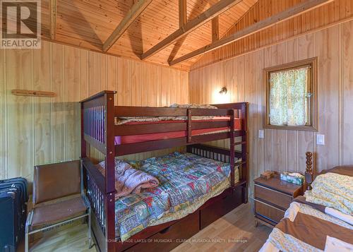 2910 Maclean Lake North Shore Road, Severn, ON - Indoor Photo Showing Bedroom