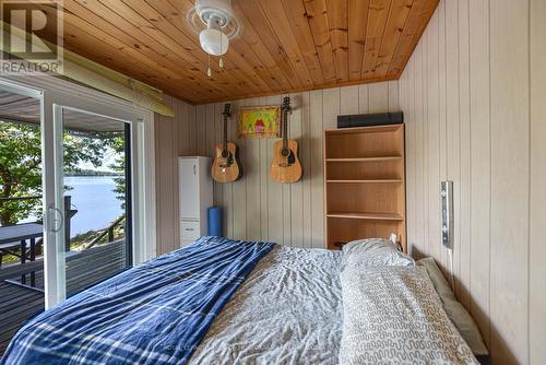 2910 Maclean Lake North Shore Road, Severn, ON - Indoor Photo Showing Bedroom