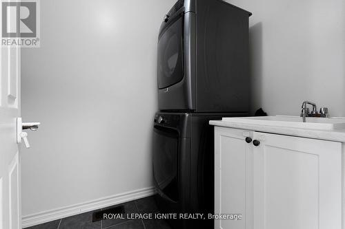 14 Gammon Crescent, Brampton, ON - Indoor Photo Showing Laundry Room