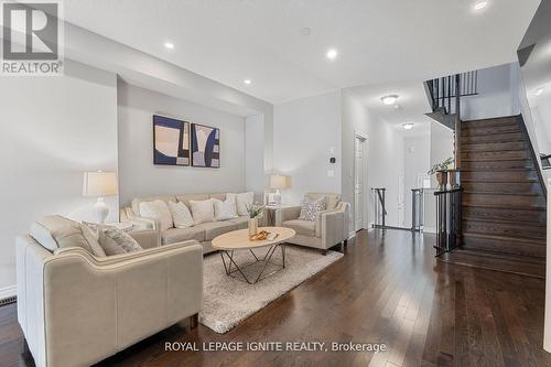 14 Gammon Crescent, Brampton, ON - Indoor Photo Showing Living Room