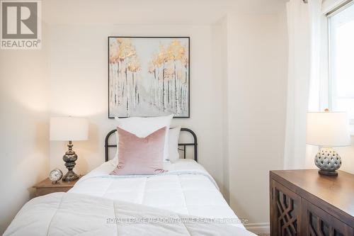 577 Hayward Crescent, Milton, ON - Indoor Photo Showing Bedroom