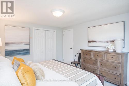 577 Hayward Crescent, Milton, ON - Indoor Photo Showing Bedroom