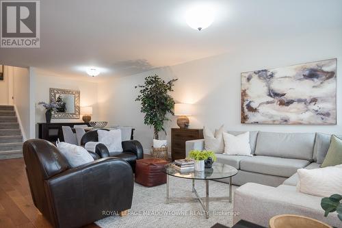 577 Hayward Crescent, Milton, ON - Indoor Photo Showing Living Room