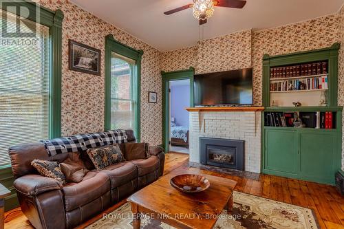 348 Ridge Road N, Fort Erie, ON - Indoor Photo Showing Living Room With Fireplace