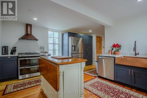 348 Ridge Road N, Fort Erie, ON - Indoor Photo Showing Kitchen