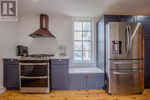 348 Ridge Road N, Fort Erie, ON - Indoor Photo Showing Kitchen