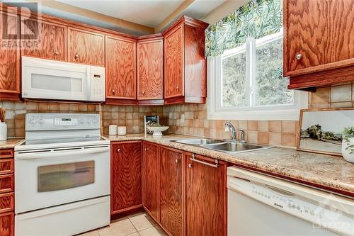 1979 Richardson Side Road, Ottawa, ON - Indoor Photo Showing Kitchen With Double Sink