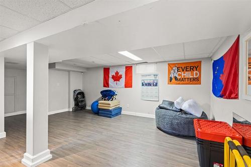 947 Burrows Avenue, Winnipeg, MB - Indoor