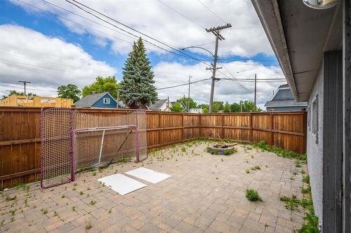 947 Burrows Avenue, Winnipeg, MB - Outdoor