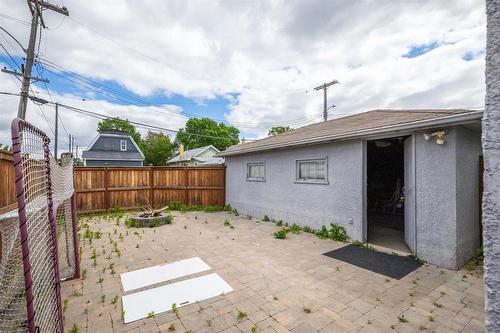 947 Burrows Avenue, Winnipeg, MB - Outdoor