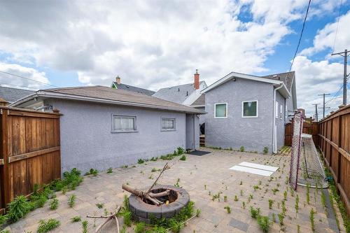 947 Burrows Avenue, Winnipeg, MB - Outdoor