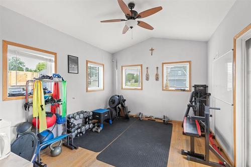 947 Burrows Avenue, Winnipeg, MB - Indoor Photo Showing Gym Room