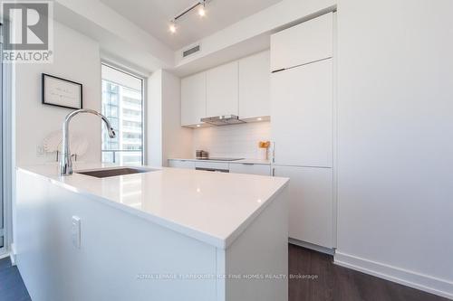 S1509 - 8 Olympic Garden Drive, Toronto, ON - Indoor Photo Showing Kitchen