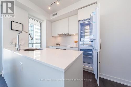 S1509 - 8 Olympic Garden Drive, Toronto, ON - Indoor Photo Showing Kitchen