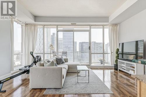 Sph2001 - 220 Victoria Street, Toronto, ON - Indoor Photo Showing Living Room