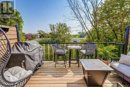 517 Winkworth Court, Newmarket, ON - Outdoor With Deck Patio Veranda