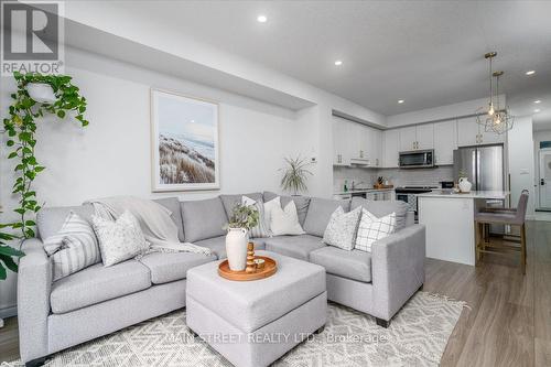 57 Gibson Avenue, Hamilton, ON - Indoor Photo Showing Living Room