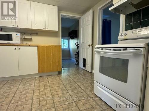 129 Front Street, Timmins, ON - Indoor Photo Showing Kitchen