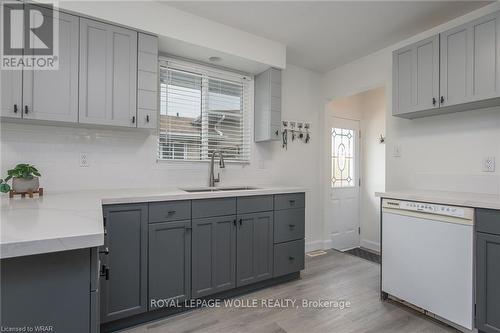 5 Shea Crescent, Kitchener, ON - Indoor Photo Showing Kitchen