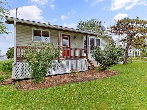 Back facade - 428 8E Rue, Saint-Anicet, QC - Outdoor With Deck Patio Veranda