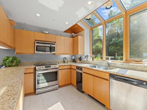 Kitchen - 171 Av. Nantel, Sainte-Agathe-Des-Monts, QC - Indoor Photo Showing Kitchen With Double Sink